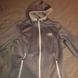 North face sweater
